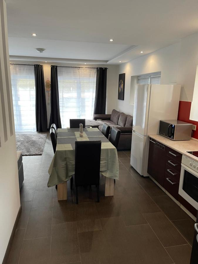 Malibu Apartman & Jacuzzi Miskolc Exterior photo